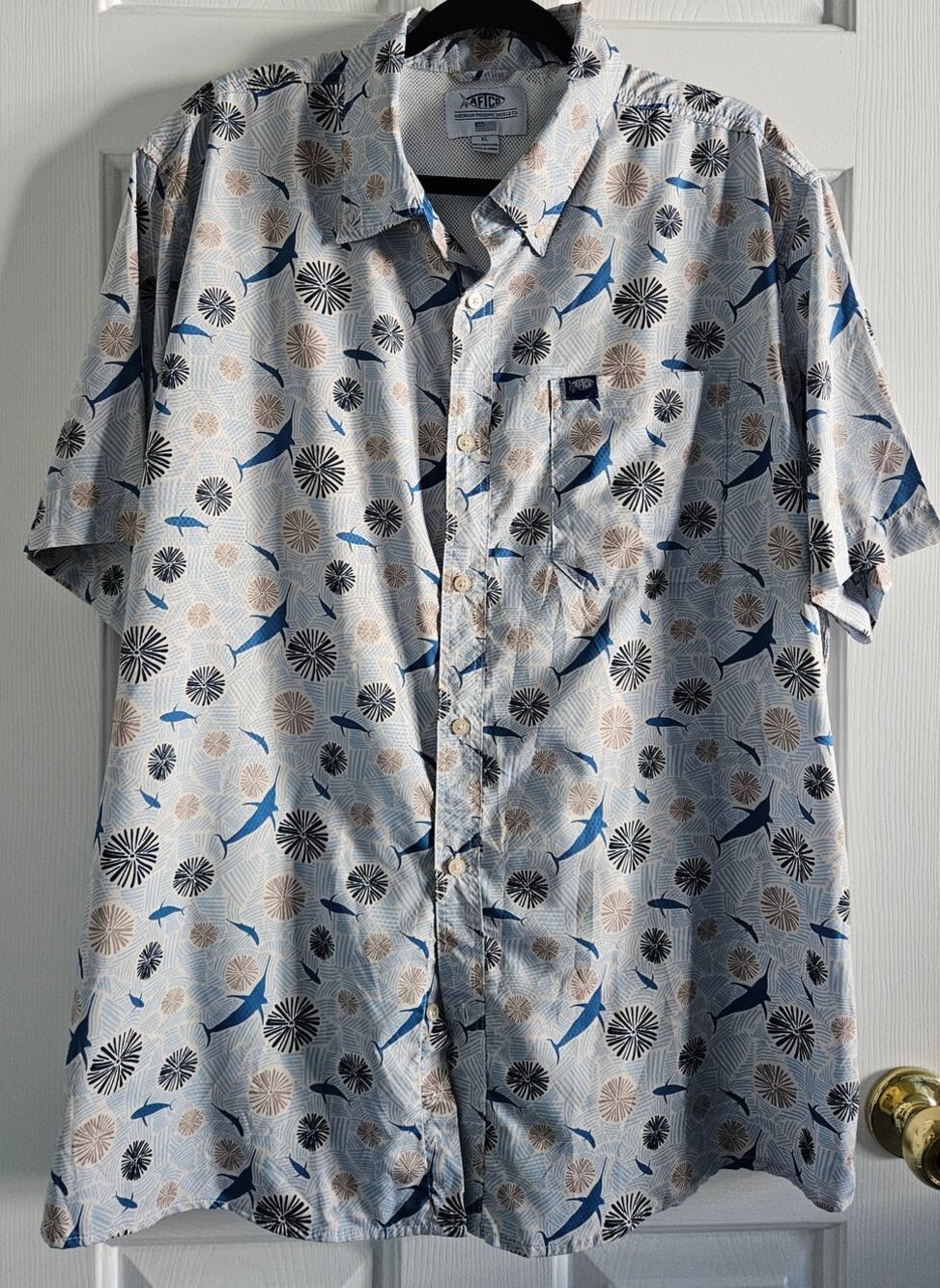 Men's AFTCO American Fishing & Tackle Co Button Down Size XL Quick Dry Fun Print